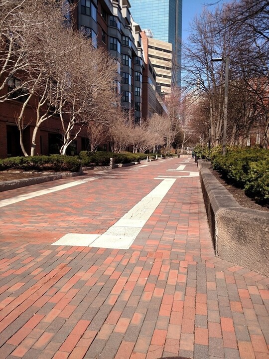 33 Holyoke St, Unit 1 in Boston, MA - Foto de edificio