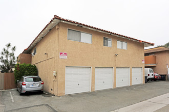 7281 Corsican Dr in Huntington Beach, CA - Building Photo - Building Photo