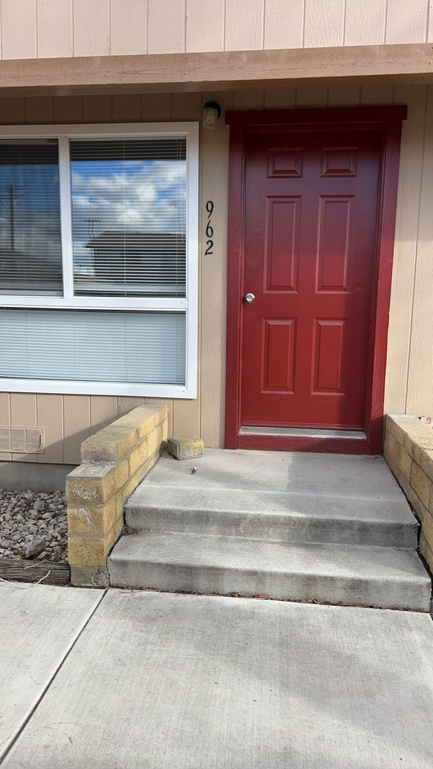 property at 962 W Center St