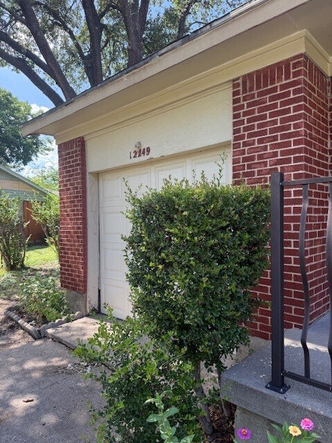 12249 High Point Cir in Dallas, TX - Building Photo - Building Photo