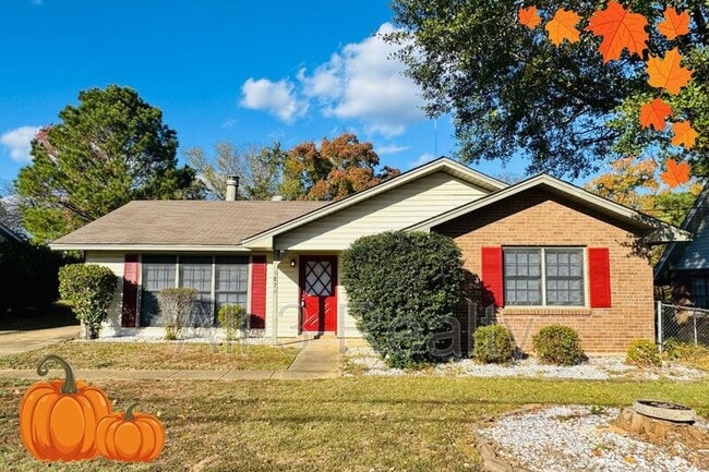 property at 5821 Darien Dr