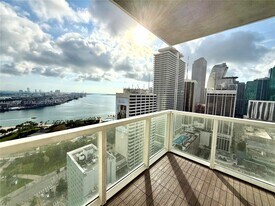 253 NE 2nd St in Miami, FL - Building Photo