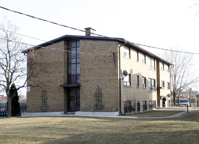 51 Cuffley Cres S in Toronto, ON - Building Photo - Primary Photo