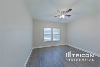 1908 Carrington Dr in Glenn Heights, TX - Foto de edificio - Building Photo