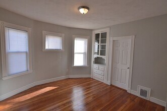 28 Taft St in Boston, MA - Building Photo - Building Photo