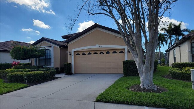 8175 Stirling Falls Cir in Sarasota, FL - Foto de edificio - Building Photo