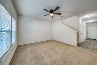 9535 Sandy Rdg Wy in San Antonio, TX - Building Photo - Building Photo