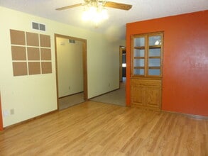 610 N Logan St in Chapman, KS - Building Photo - Building Photo