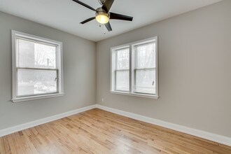 842 E 53rd St-Unit -842-2S in Chicago, IL - Building Photo - Building Photo