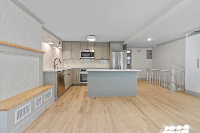 347 Kosciuszko Street, Unit Apt. 1