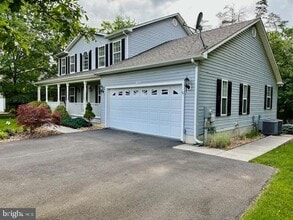 700 S Lakeview Dr in Cross Junction, VA - Building Photo - Building Photo
