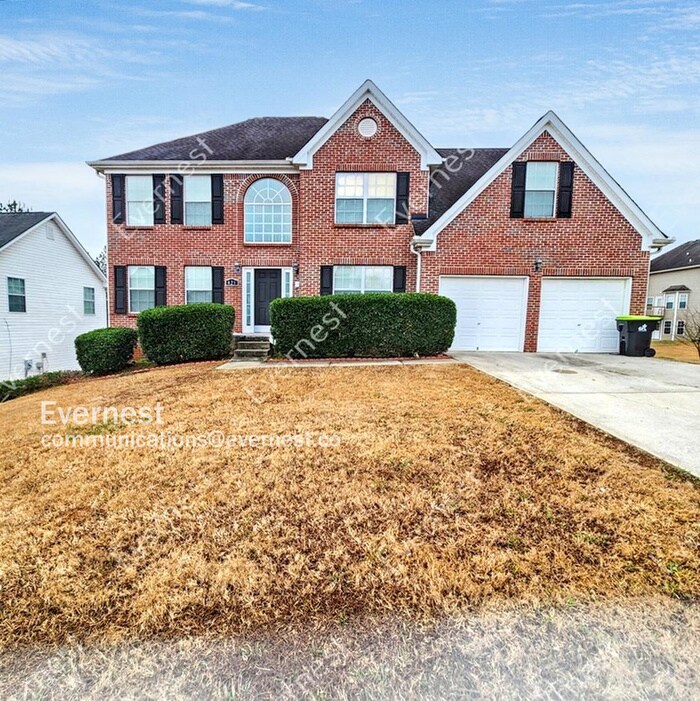 425 Brunswick Cir in Stockbridge, GA - Foto de edificio