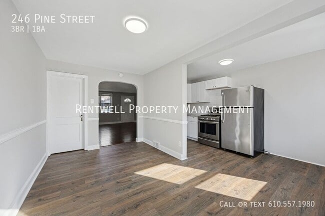 246 Pine St in Glenolden, PA - Building Photo - Building Photo