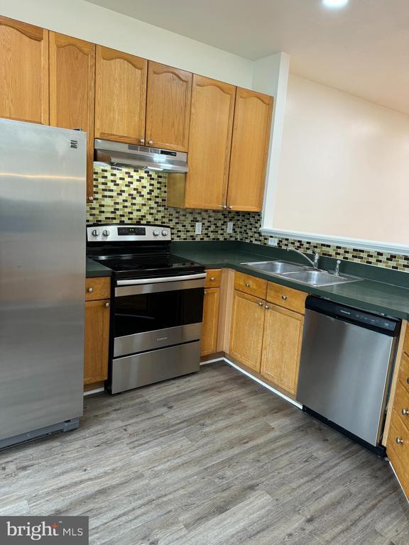 property at 1943 Harpers Ct