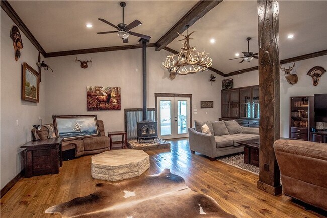 2205 Co Rd 122 in Caldwell, TX - Building Photo - Building Photo