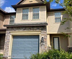 7037 Berrybrook Dr in Jacksonville, FL - Building Photo