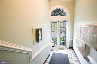 1125 Maryland Ave NE in Washington, DC - Foto de edificio - Building Photo