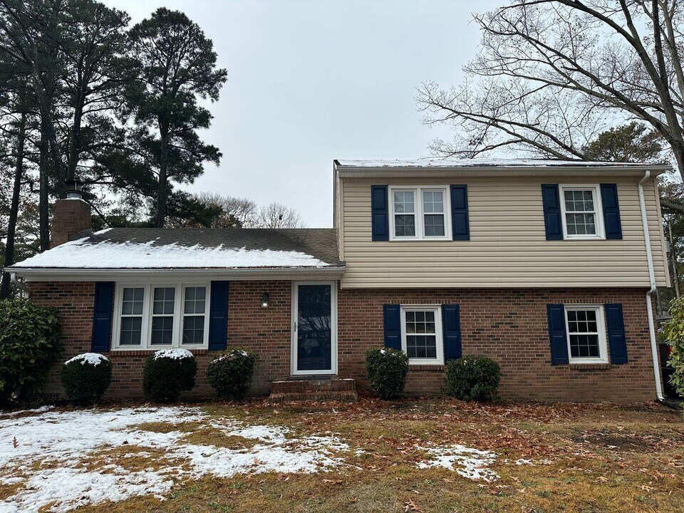 1434 Steuben Rd in Gloucester Point, VA - Building Photo