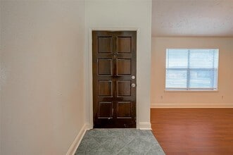 3906 Quiet Pl Dr in Houston, TX - Foto de edificio - Building Photo