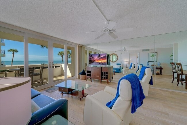 17900 Gulf Blvd, Unit 1B in Redington Shores, FL - Building Photo - Building Photo