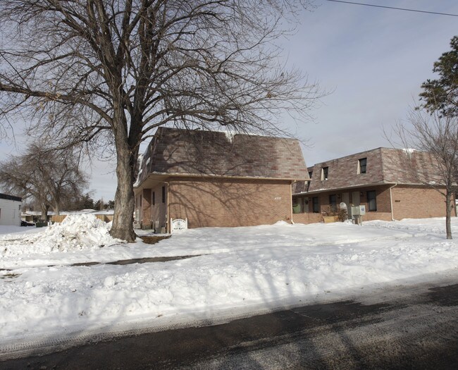 4910 Dudley St in Lincoln, NE - Building Photo - Building Photo