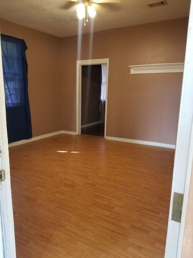 398 N Spring St in Crestview, FL - Building Photo - Building Photo
