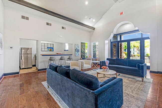 Mandalay At Shadow Lake in Houston, TX - Foto de edificio - Interior Photo