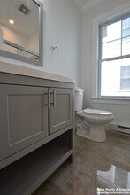 160 Bigelow St in Boston, MA - Foto de edificio - Building Photo