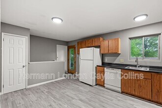 834 Font Ln in St. Louis, MO - Building Photo - Building Photo