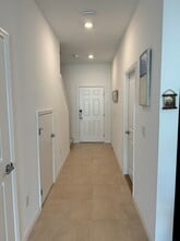 2350 Paravane Wy in Wesley Chapel, FL - Foto de edificio - Building Photo