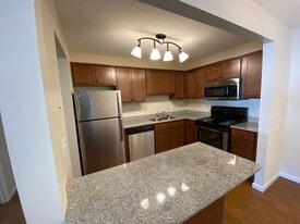 Cedar Ridge Apartments in Minnetonka, MN - Building Photo