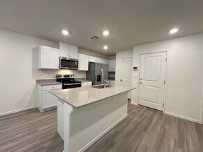 6916 Ashton Rdg St in Las Vegas, NV - Building Photo - Building Photo