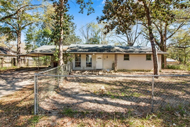 property at 876 E Walnut Ave