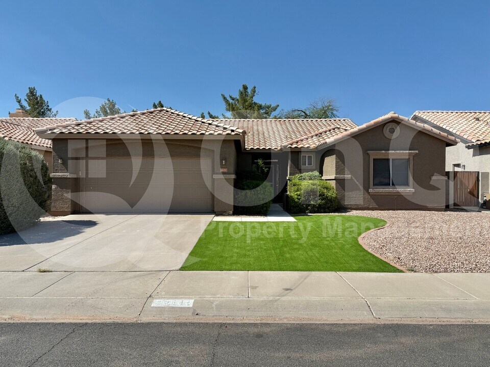 1432 E Princeton Ave in Gilbert, AZ - Foto de edificio