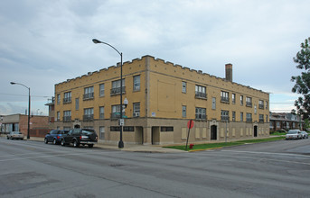 2735-2739 N Laramie Ave in Chicago, IL - Foto de edificio - Building Photo