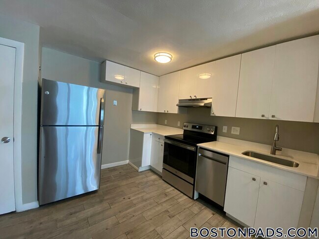 50 Evergreen St, Unit 37 in Boston, MA - Building Photo - Building Photo