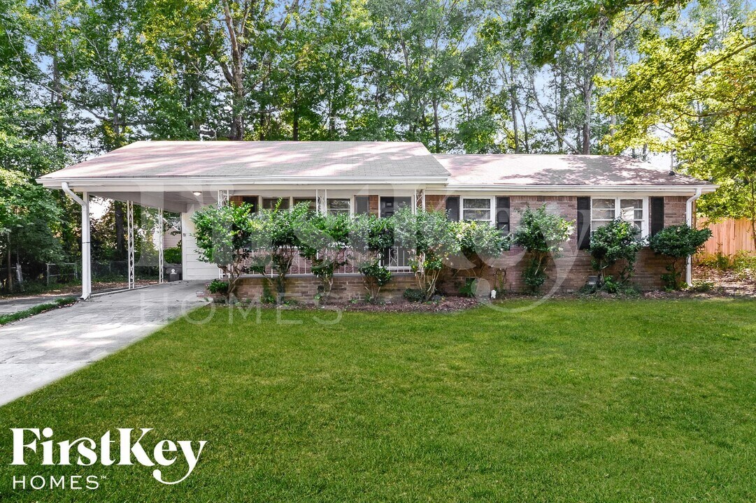 525 Jefferson Ave in Fayetteville, GA - Building Photo