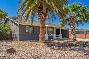 307 W Santa Cruz Dr in Tempe, AZ - Building Photo