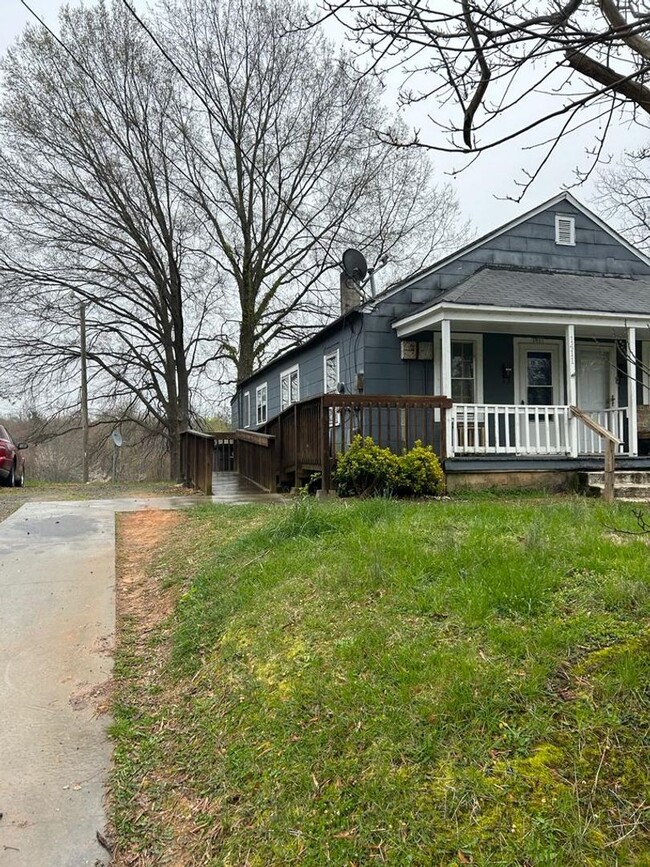 property at 1411 Underwood Ave