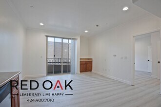 8747 Sepulveda Blvd in Los Angeles, CA - Building Photo - Building Photo
