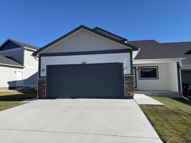 property at 1615 Alyssaelaine Dr