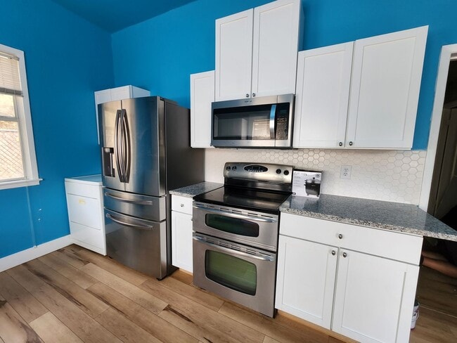 property at 511 W Sycamore St