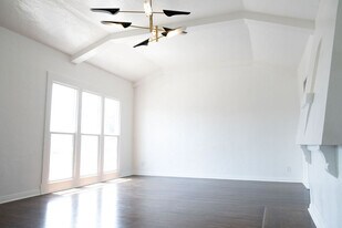 3029 W Vernon Ave in Los Angeles, CA - Building Photo