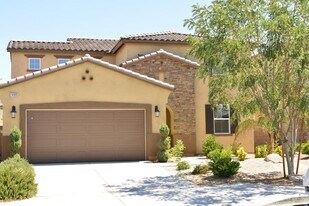 14995 Paseo Verde Pl in Victorville, CA - Building Photo