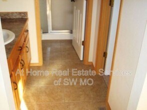 1153 N Northwood Ave in Republic, MO - Foto de edificio - Building Photo