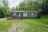 405 Angora Dr NE
