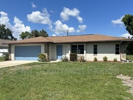 1578 Adrian St in Port Charlotte, FL - Building Photo