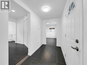 2432 Front Rd in Windsor, ON - Building Photo - Building Photo