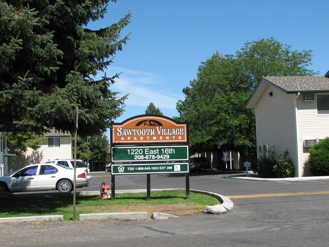 Sawtooth Village Apartments in Burley, ID - Building Photo - Building Photo