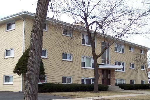 1400 N Hillside Ave in Berkeley, IL - Building Photo